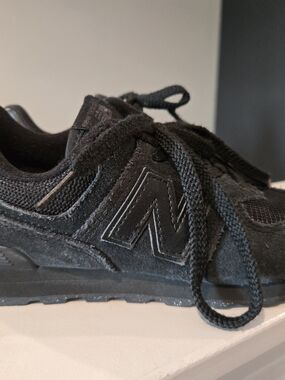 New Balance Kids' Black Suede & Mesh Sneaker Size 2